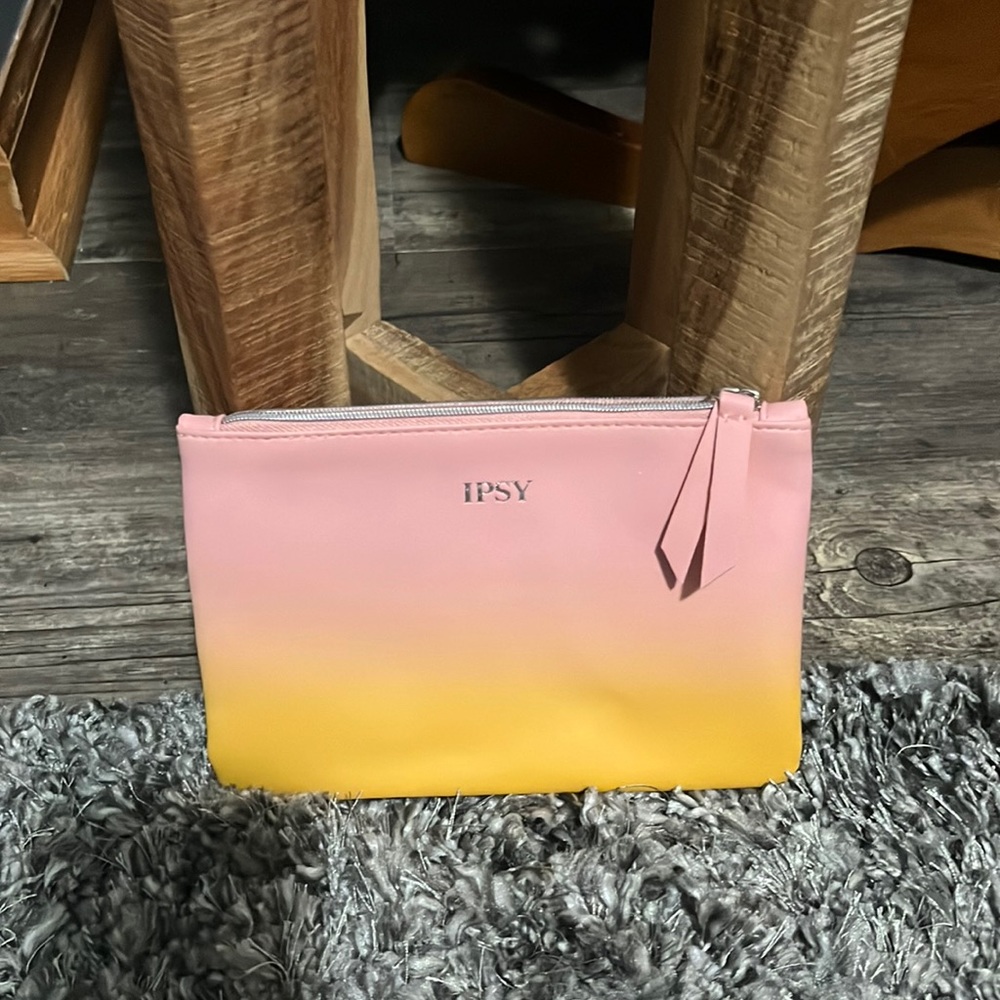 Ipsy makeup bag